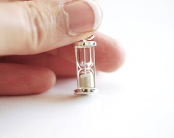 En argent Sterling 925 pendentif sablier - véritable diamant poussière sablier Charm pendentif, Turner de charme, sablier Charm, gros résultats