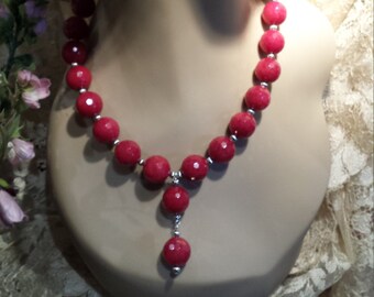One strand wine red faceted jade necklace with center drop
