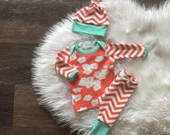 Going home outfit girl • Newborn coming home outfit • Organic baby clothes • take home outfit • coral mint poppies • baby girl clothes