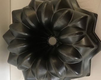 NordicWare Platinum Series Cast Aluminum Star Bundt Pan
