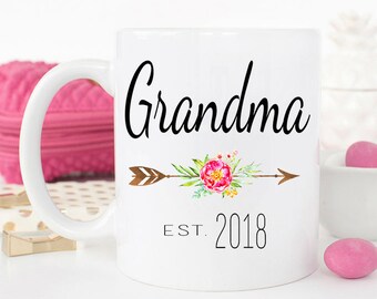 Grandma Mug, Gift for new grandma, Grandparents gift, Grandma Coffee Mug, Pregnancy Reveal, Gift for mom, Mom mug, Grandma coffee mug
