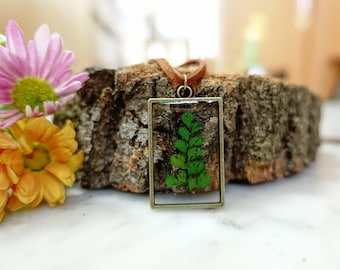 Floral botanical pendant with real pressed flower