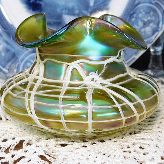 Pallme König Iridescent Threaded Vase / Art Nouveau Jugendstil / Antique Bohemian Art Glass / Victorian 1890-1900
