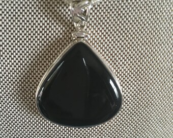 Black Onyx Gemstone Pendant Necklace in Sterling Silver Design