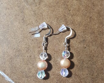 Iridescent Pearl Earring