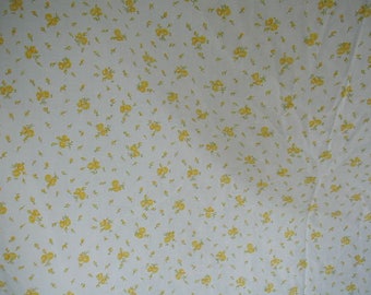 Vintage Floral Print Bed Sheet, Twin Bed Size, 1 Fitted Sheet, 1 fitted sheet and 2 Matching Pillowslips, Yellow Roses, Lace Edged