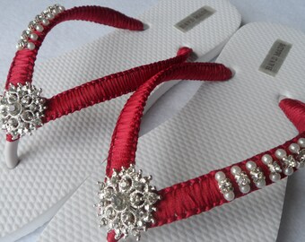 Burgundy Wedding Flip Flops / Bridal Pearls Sandals / Burgundy Color Bridesmaid Shoes / Rhinestone & Pearls Flip Flops..