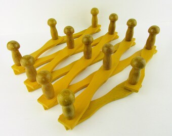 Vintage Retro Yellow Wooden Wall Rack~Accordian Expandable Wall Mount 13 Peg Rack Jewelry Necklace Holder Hats Coats Mug Rack Holder Storage