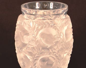 Lalique "Hardi" vase, signed Lalique France 17cm high