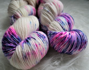 ONE HIT WONDER - Spunky - Hand Dyed - Superwash Merino Wool Yarn