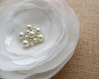 Ivory bridal hair flower , ivory bridal hairpiece, bridal hair clip, wedding flower, wedding accessories, bridal floral headpiece