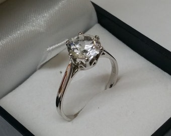 925 Silver ring with Crystal stone 18.5 m, size 8.3 SR564