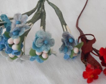 2 Lot Bunch of Little VINTAGE Mini Fabric Flowers
