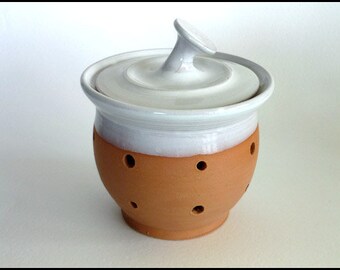 Garlic Jar, Ceramic Garlic Jar, Ceramic Garlic Pot, Garlic Pot, Garlic Keeper, Shallot Pot, Foodie Gift, Garlic Storage, Cook / Teacher Gift