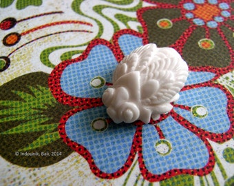 Little Bali Bee Carved Bone Bead 20mm 1pc