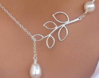 Bridal Wedding Jewelry Ivory / White / Cream Dainty Pearl & Leaf Necklace, Bridesmaid Pearl Necklace ( Makes a great Gift )