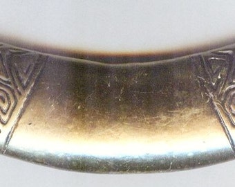 Beautiful Antique Brass Textured Curved Crescent Bail 2 3/4"1 pc