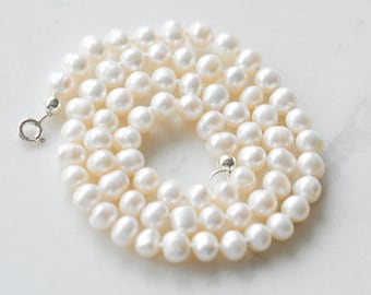 Pearl necklace, cream pearl necklace