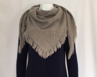 Scarf made of 100% out / Yakwool triangle shawl