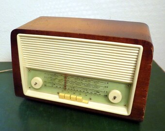 Vintage Tube Radio "Bruns Hamburg Type 4900" from 1961