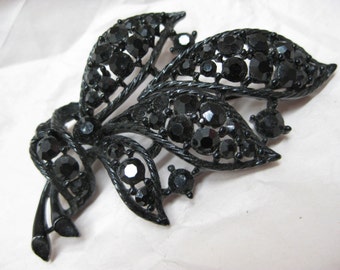Leaves Black Stone Brooch Enamel Vintage Pin Lisner