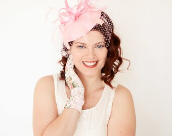 Fascinator, light pink Fascinator with Veil, Womens Tea Party Hat, Church Hat, Derby Hat, Fancy Hat, Ivory Hat, wedding hat, British Hat