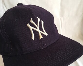 Vintage New York Yankees wool fitted cap-Sport Specialties-size 6-7/8-Bronx Bombers