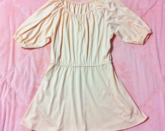 1970s Vintage Pastel Peach Dress, 70s Vintage Pastel Peach Off Shoulder Peasant Dress, Vintage Pastel Dress