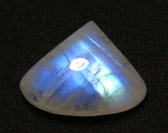 Rainbow Moonstone - Heart Shape Cabochon size - 14x19 mm - weight - 14.25 crt