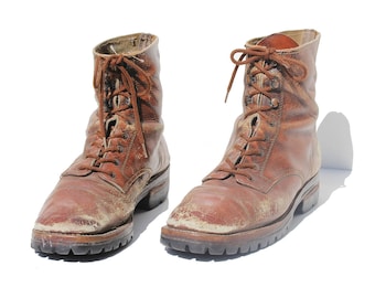 Vintage Men's Distressed Rust Brown Leather Boots / size 9.5
