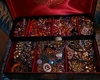 Jewelry Box Full Of Jewelry More Than A Hundred Pieces