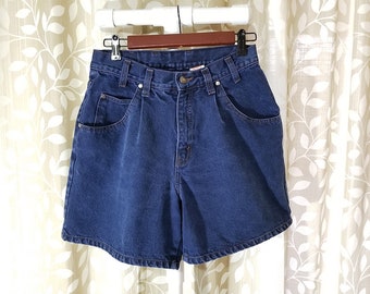 Vintage Levis Jean Shorts | Pleated Levi's Denim Shorts | High Waisted Blue Jean Shorts | Levi Strauss Shorts Size 9 W29