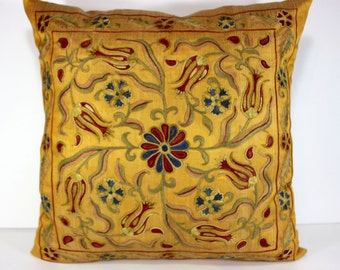 Silk Suzani Pillow cover, Suzani Pillow, Bohemian Pillow, Boho Pillow, Moroccan Pillow, Decorative Pillows, Accent Pillows, SP125