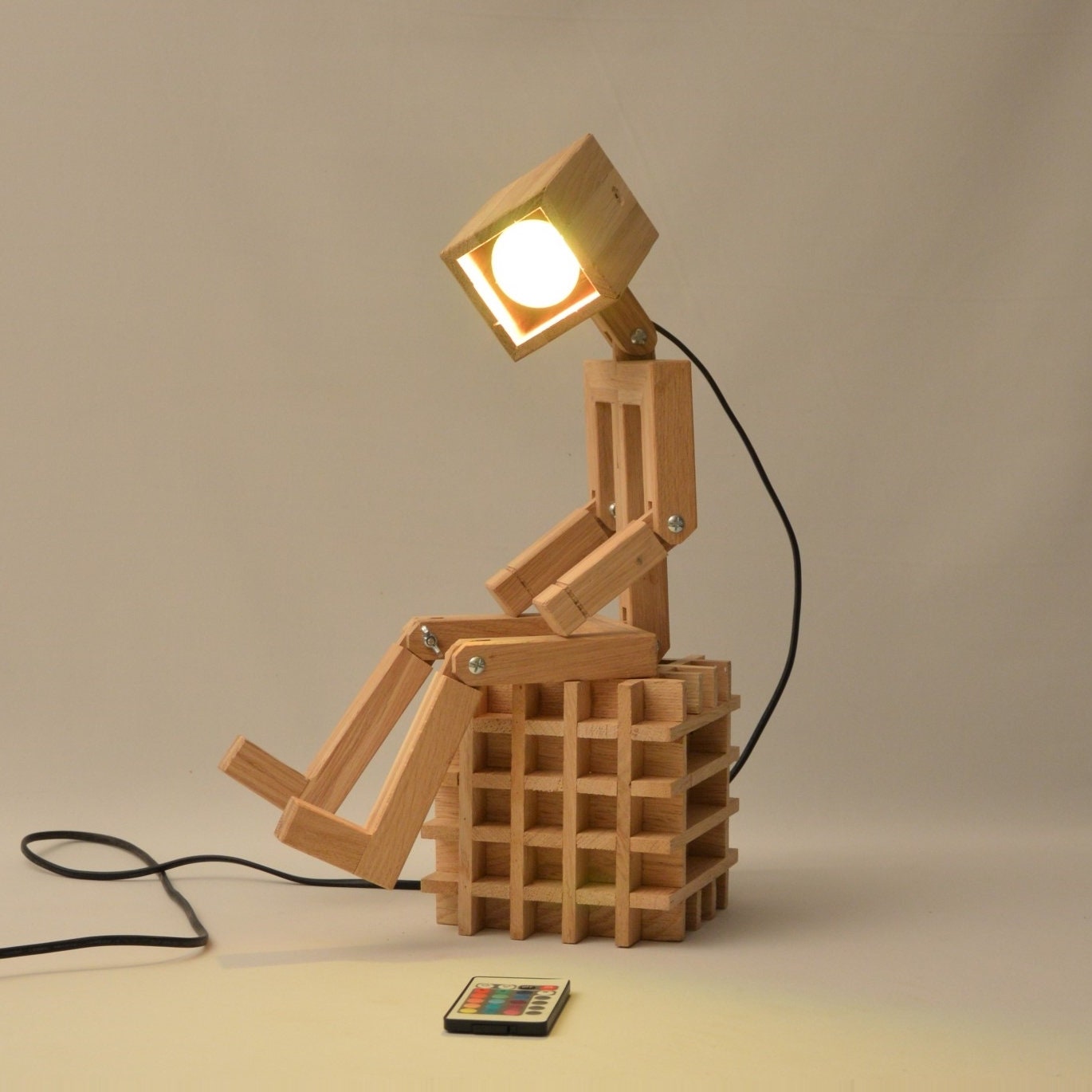 Lampe Bonhomme Design Articulée En Bois De Chêne Recyclé