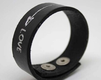 Mixed engraved leather bracelet