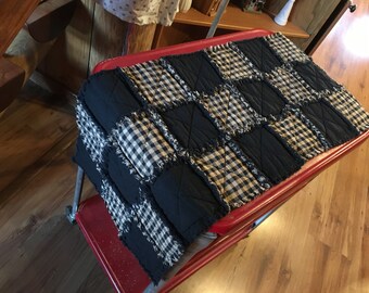 No. 16 blacks/tans Homespun Rag Tablerunner