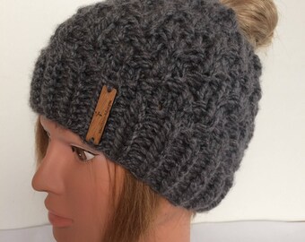 Grey Messy Bun Hat, Messy Bun Beanie, Women's Messy Bun Hat, Grey Messy Bun Hat, Grey knitted Messy Bun Beanie, top knot Toque, ponytail hat