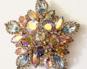 Vintage Star Shaped Rhinestone Brooch - Reflects All Colors of the Rainbow