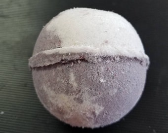 Black Raspberry and Vanilla Bath Bomb