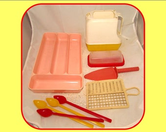 Random LOT of Vintage Plastic Kitchen Items, Butter Dish, Flatware Holder, Pitcher, Utensils, some by Lustro Ware, 50s