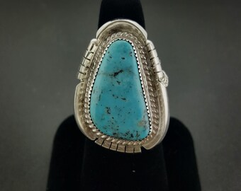 Vintage Navajo sterling silver Natural Kingman turquoise ring - size 8 1/2