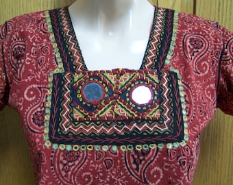 SALE, Blouse, Embroidered, tunic, NWT, Paisley, India, mirrored, blouse, size L