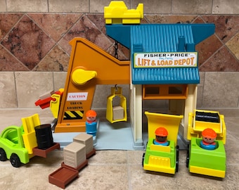 Fisher Price Play Family Lift & Load Depot #942