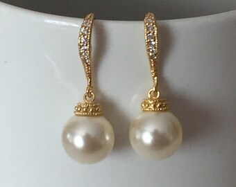 Gold Pearl dangle earrings, wedding jewelry, bridal jewelry, Pearl earrings, bridesmaid jewelry
