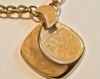 NAPIER Vintage Necklace with Enamel Pendant