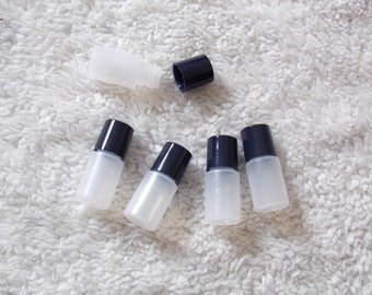 SUPPLY: Lot of Ten Plastic Dramming Jars 4cm Dram Jars Plastic Vials Screw on Lid Black Lid