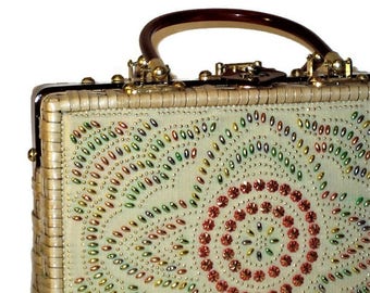 50s Wicker Purse, Coated Wicker Purse, Beads and Wicker, Vegan Friendly 1950s Beaded Bag,Summer Purse, Wicker Box Purse, Lucite Handle,