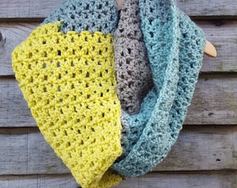Crochet infinity scarf