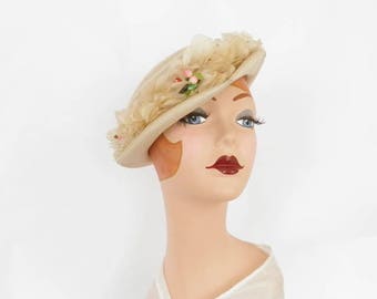 1940s vintage hat, ivory tilt, heart shape, flowers