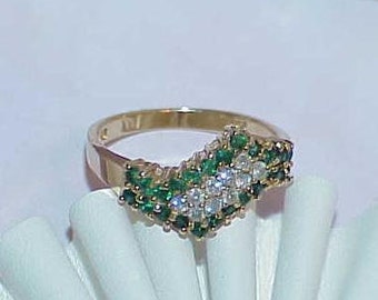 10K .50ct Emerald & Diamond Zig Zag Band Ring Yellow Gold Size 8 Emerald Border